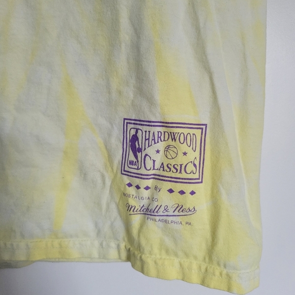 Los Angeles Lakers 16x World Champions Mitchell & Ness Tie-Dye T-Shirt - Size M - Picture 2 of 5